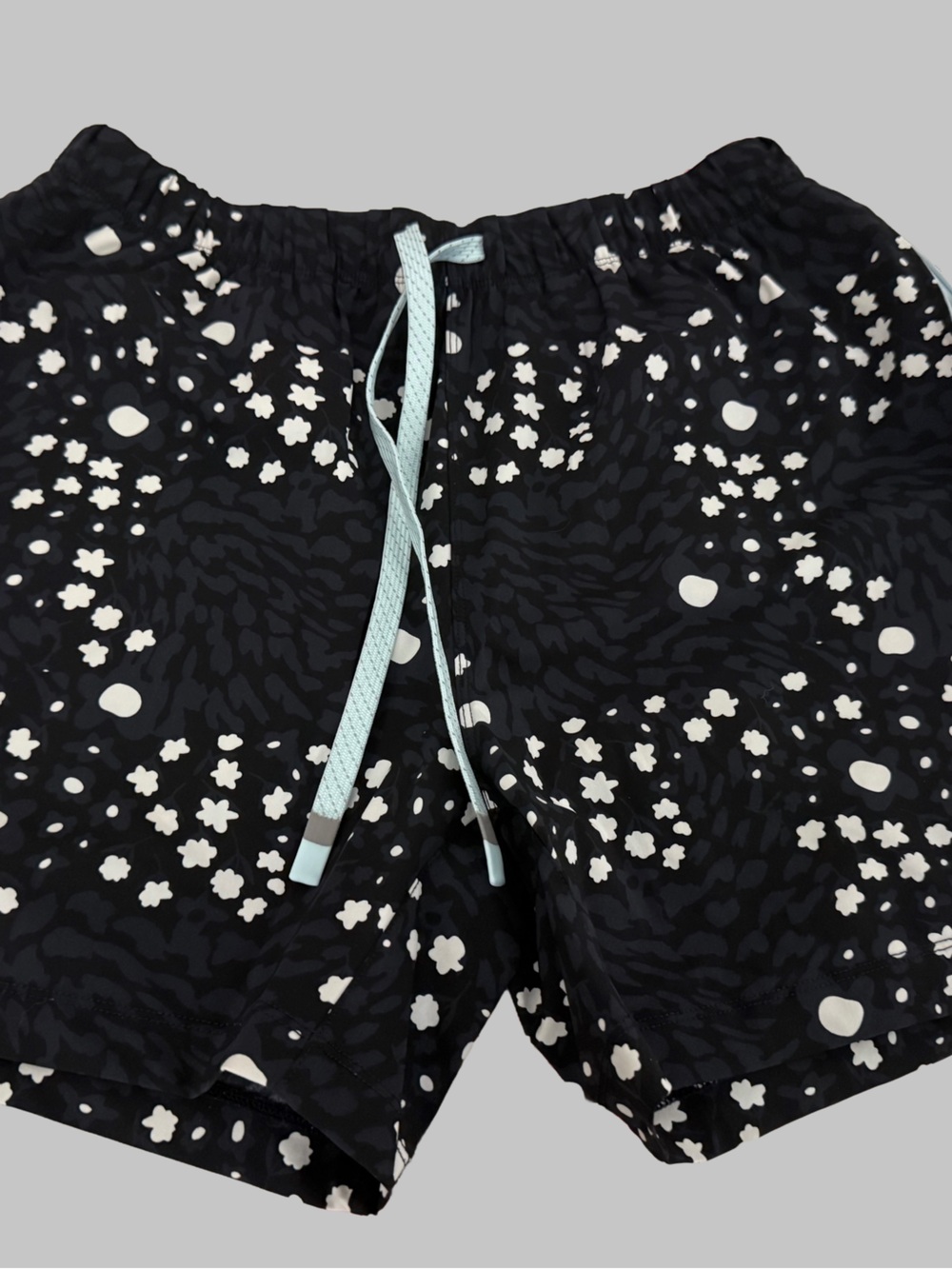 Fabletics Men's Black Floral Dot Drawstring Athletic Shorts